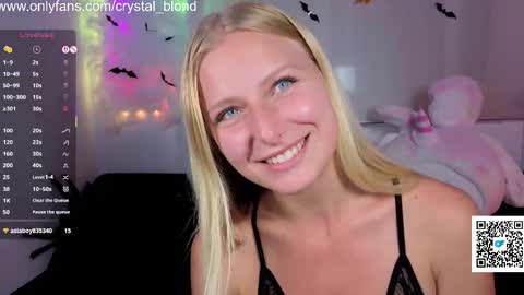 Snapshot of crystal_blond chatting on 10/21/25, 07:25 Crystal online show from 10/21/25, 07:25