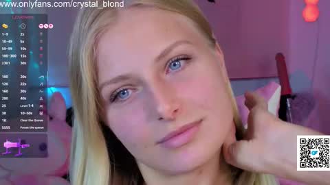 Snapshot of crystal_blond chatting on 10/30/25, 08:09 Crystal online show from 10/30/25, 08:09