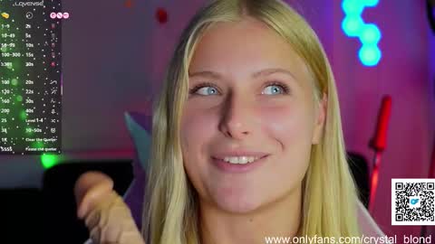 Snapshot of crystal_blond chatting on 11/02/25, 09:17 Crystal online show from 11/02/25, 09:17