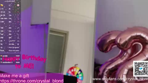 Snapshot of crystal_blond chatting on 11/18/25, 12:20 Crystal online show from 11/18/25, 12:20