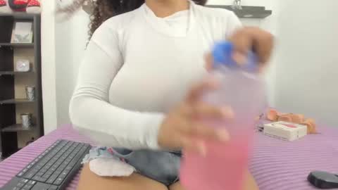 crystal_butterfly1 online show from 02/01/25, 11:21