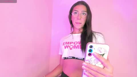 Snapshot of crystal_channel1 chatting on 10/10/25, 11:37 CRYSTAL online show from 10/10/25, 11:37