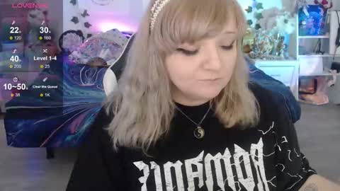 Snapshot of crystal_galaxy chatting on 11/03/25, 07:53 online show from 11/03/25, 07:53