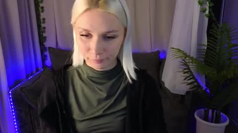 crystal_hanna online show from 11/20/25, 02:01