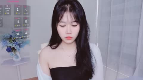 crystal_lea online show from 10/24/25, 01:24