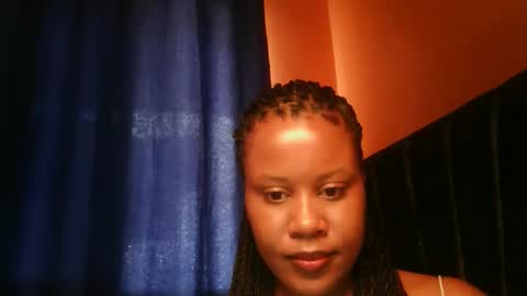 Snapshot of crystal_lisa chatting on 10/14/25, 08:15 lisa online show from 10/14/25, 08:15