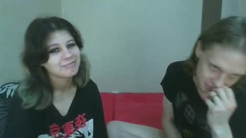 Crystal and Marcl online show from 10/06/25, 04:48