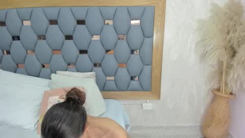 crystal_sm online show from 11/24/25, 03:06