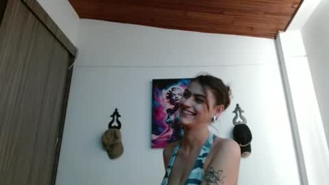 Snapshot of crystal_starx chatting on 05/18/26, 06:25 Crystal Blaze online show from 05/18/26, 06:25