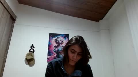 Snapshot of crystal_starx chatting on 05/27/26, 10:23 Crystal Blaze online show from 05/27/26, 10:23