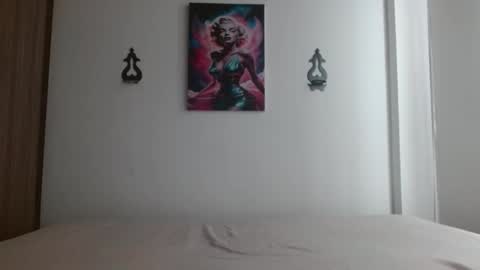 Snapshot of crystal_starx chatting on 05/31/26, 03:30 Crystal Blaze online show from 05/31/26, 03:30