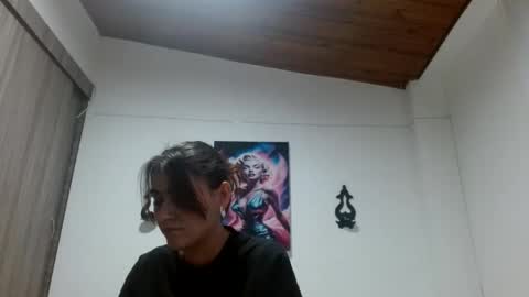 Snapshot of crystal_starx chatting on 05/31/26, 09:38 Crystal Blaze online show from 05/31/26, 09:38