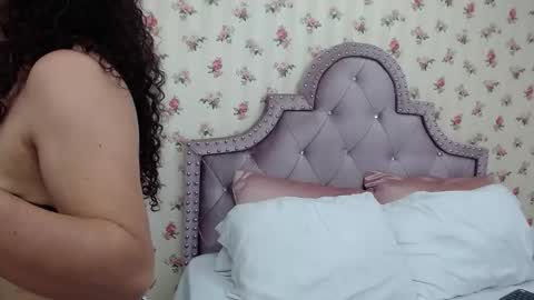 Snapshot of crystal_watson0 chatting on 03/19/26, 02:21 Milf Latina online show from 03/19/26, 02:21