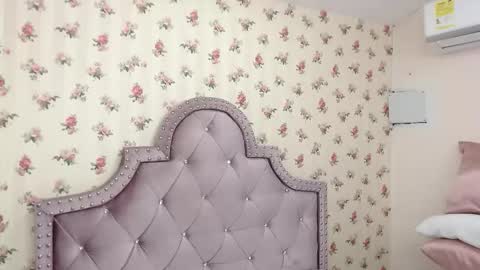 Snapshot of crystal_watson0 chatting on 03/26/26, 01:06 Milf Latina online show from 03/26/26, 01:06