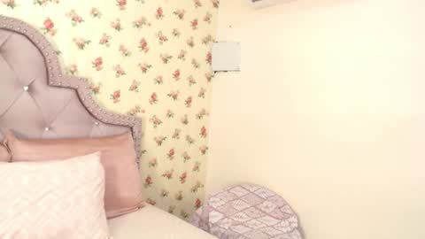 Snapshot of crystal_watson0 chatting on 04/07/26, 02:06 Milf Latina online show from 04/07/26, 02:06