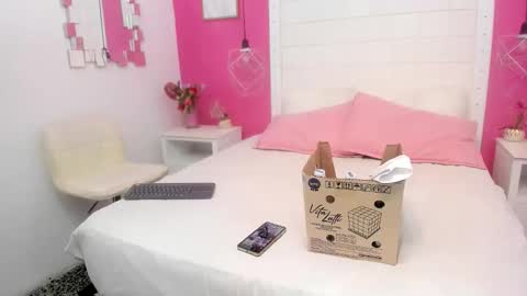 Snapshot of crystal_watson0 chatting on 05/27/26, 01:30 Milf Latina online show from 05/27/26, 01:30