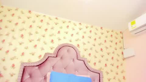 Snapshot of crystal_watson0 chatting on 08/05/26, 03:15 Milf Latina online show from 08/05/26, 03:15