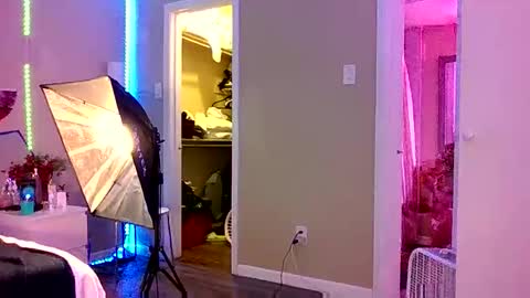 crystalbarbie214 online show from 05/04/26, 11:12