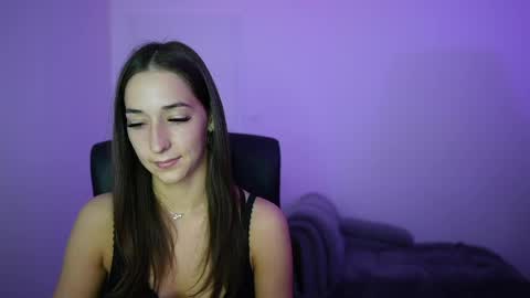 Snapshot of crystalbrunette18 chatting on 05/17/26, 12:56 Crystalbrunette18 online show from 05/17/26, 12:56