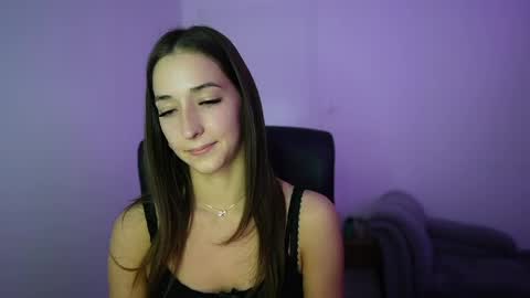 Snapshot of crystalbrunette18 chatting on 05/18/26, 06:14 Crystalbrunette18 online show from 05/18/26, 06:14