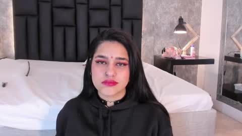 Crystal online show from 11/10/25, 03:44