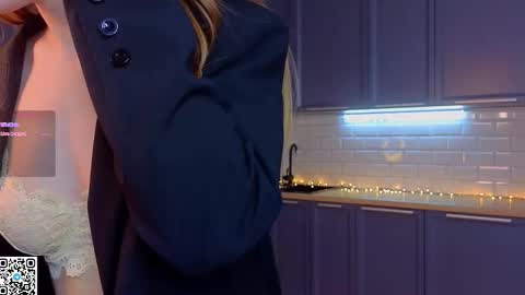 Snapshot of crystaldiva01 chatting on 03/15/26, 11:27 Diva online show from 03/15/26, 11:27