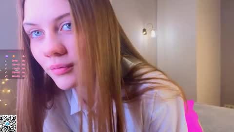 Snapshot of crystaldiva01 chatting on 03/18/26, 07:11 Diva online show from 03/18/26, 07:11