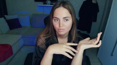 Snapshot of crystalemily chatting on 10/01/25, 07:09 crystalemily online show from 10/01/25, 07:09