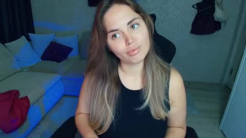 Snapshot of crystalemily chatting on 10/07/25, 07:11 crystalemily online show from 10/07/25, 07:11