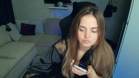 Snapshot of crystalemily chatting on 11/13/25, 08:19 crystalemily online show from 11/13/25, 08:19