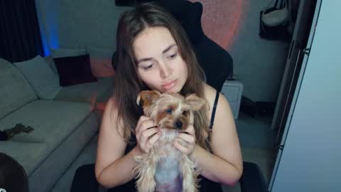 Snapshot of crystalemily chatting on 11/26/25, 08:10 crystalemily online show from 11/26/25, 08:10