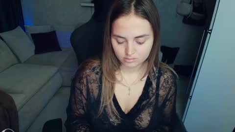 Snapshot of crystalemily chatting on 11/28/25, 07:38 crystalemily online show from 11/28/25, 07:38