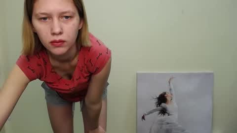 Stella online show from 12/04/24, 07:17