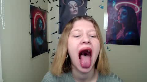 Stella online show from 03/09/25, 07:23