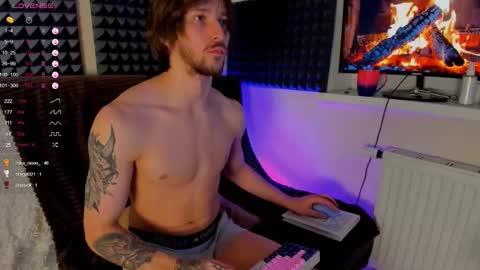 Crys online show from 12/08/24, 03:43