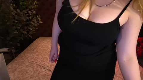 Snapshot of crystallpaws_ chatting on 05/26/26, 05:47 crystallpaws_ online show from 05/26/26, 05:47