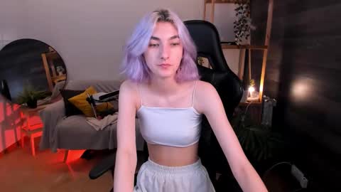 Mia online show from 10/05/25, 01:53