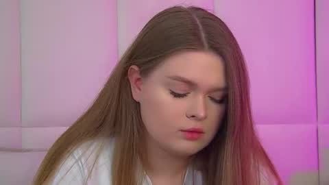 Snapshot of crystallyons chatting on 03/09/26, 06:23 Crystal online show from 03/09/26, 06:23