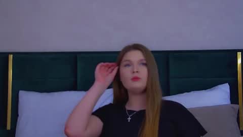 Snapshot of crystallyons chatting on 03/10/26, 06:46 Crystal online show from 03/10/26, 06:46