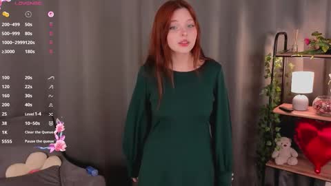 Snapshot of crystalrossy chatting on 03/23/26, 02:43 Morry online show from 03/23/26, 02:43