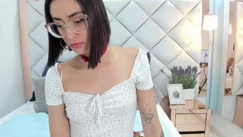 Snapshot of crystalstonee1 chatting on 03/27/26, 10:20 Crystal online show from 03/27/26, 10:20