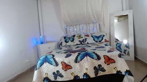 Cristal  online show from 02/25/25, 01:20