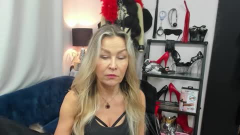 CrystalHotty online show from 11/17/25, 06:19