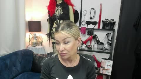 CrystalHotty online show from 05/22/26, 04:30