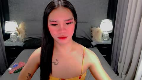 Snapshot of crytastal_lust1212 chatting on 03/03/26, 09:04 bea takashi online show from 03/03/26, 09:04