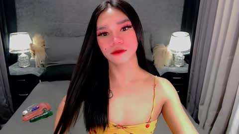 Snapshot of crytastal_lust1212 chatting on 03/12/26, 08:53 bea takashi online show from 03/12/26, 08:53