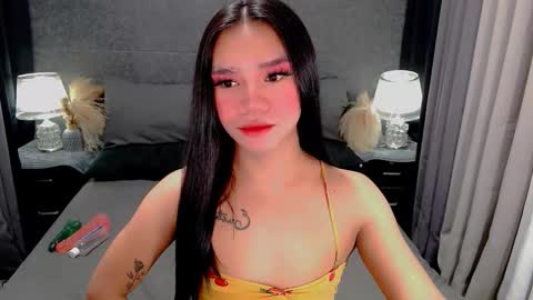 Snapshot of crytastal_lust1212 chatting on 03/15/26, 12:11 bea takashi online show from 03/15/26, 12:11