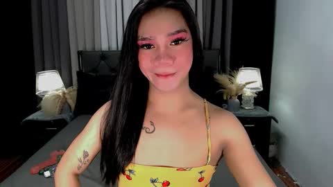 Snapshot of crytastal_lust1212 chatting on 03/20/26, 08:30 bea takashi online show from 03/20/26, 08:30