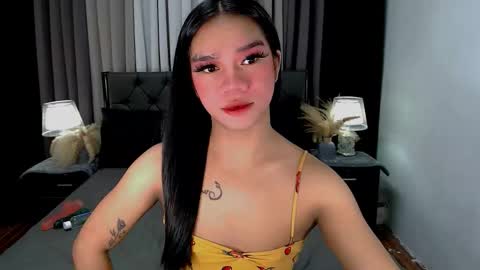 Snapshot of crytastal_lust1212 chatting on 03/21/26, 08:41 bea takashi online show from 03/21/26, 08:41