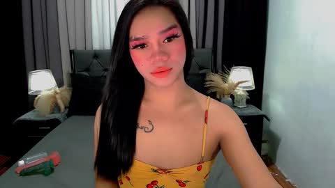 Snapshot of crytastal_lust1212 chatting on 03/24/26, 07:57 bea takashi online show from 03/24/26, 07:57